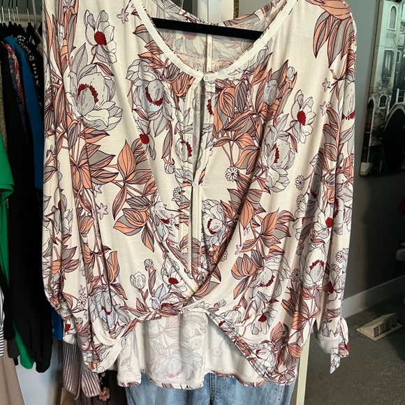 Free People Reversible Floral Blouse in Cream, Rose, Grey - XL -EUC - Picture 4 of 6